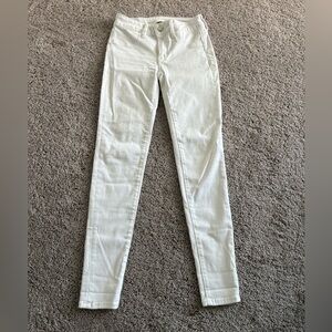 American Eagle super stretchy White Jeans